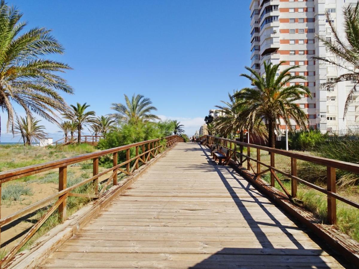 Aigua Blava Primera Linea - Alquiler Solo Familias Playa de Gandia Zewnętrze zdjęcie